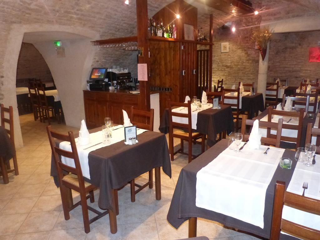 Hotel Du Donjon Champlitte-et-le-Prélot Kültér fotó