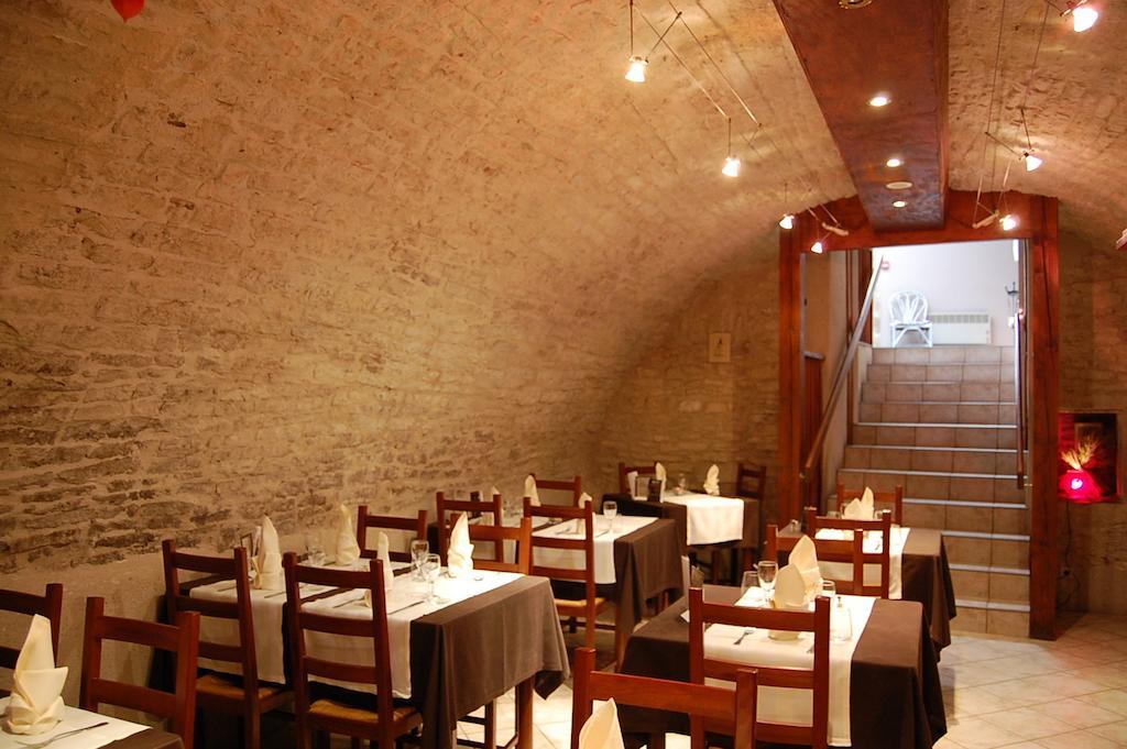 Hotel Du Donjon Champlitte-et-le-Prélot Kültér fotó