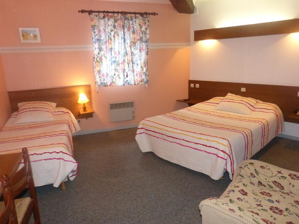 Hotel Du Donjon Champlitte-et-le-Prélot Szoba fotó